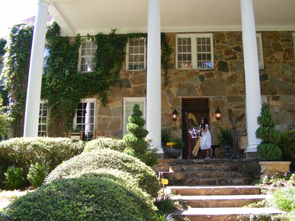 A little fairy princess on her harp